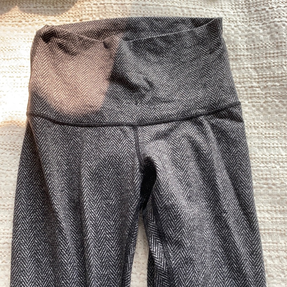 Lululemon wunder under patterned leggings